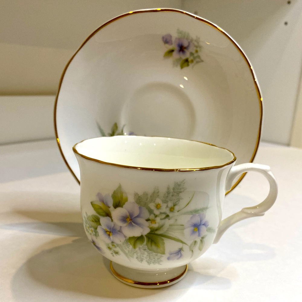 Vtg Sadler Wellington Bone China Lavender Pansy Teacup and Saucer Tea Floral